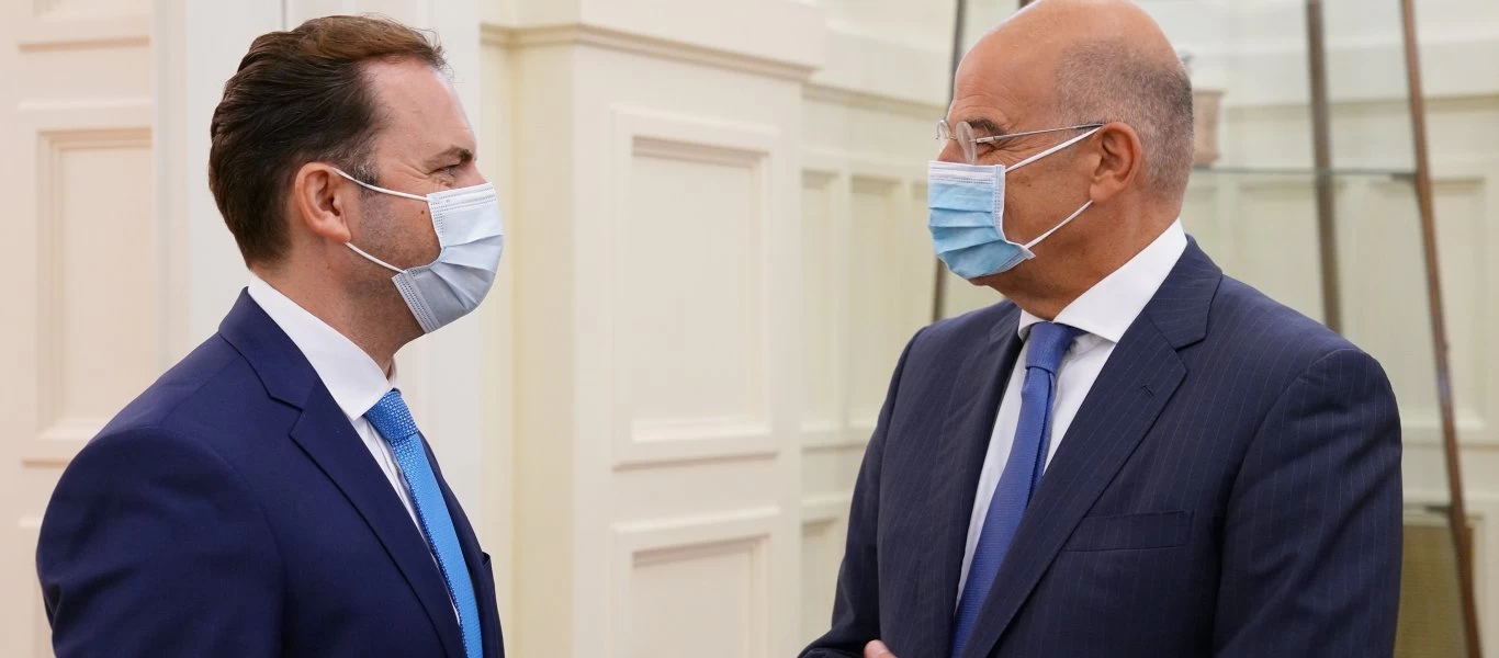 Ν.Δένδιας σε Ν.Ντιμιτρόφ: «Να εφαρμοστεί πιστά η Συμφωνία των Πρεσπών»
